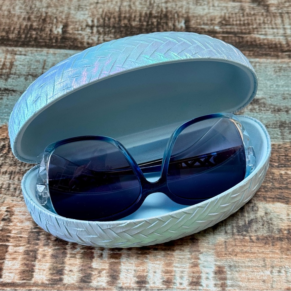 Women’s Blue Fashion Sunglasses & Case - Picture 11 of 15